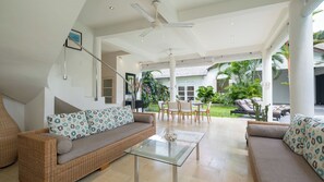 Villa, Pool View | Living area