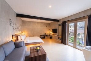 Stark Grand Deluxe Room | デスク、ノートパソコン用作業スペース、WiFi (無料)