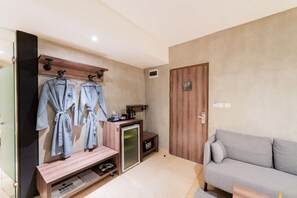 Stark Grand Deluxe Room | โต๊ะทำงาน, พื้นที่ทำงานแบบใช้แล็ปท็อป, Wi-Fi ฟรี