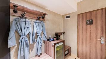 Stark Grand Deluxe Room | Escritorio, espacio para trabajar con un portátil, wifi gratis