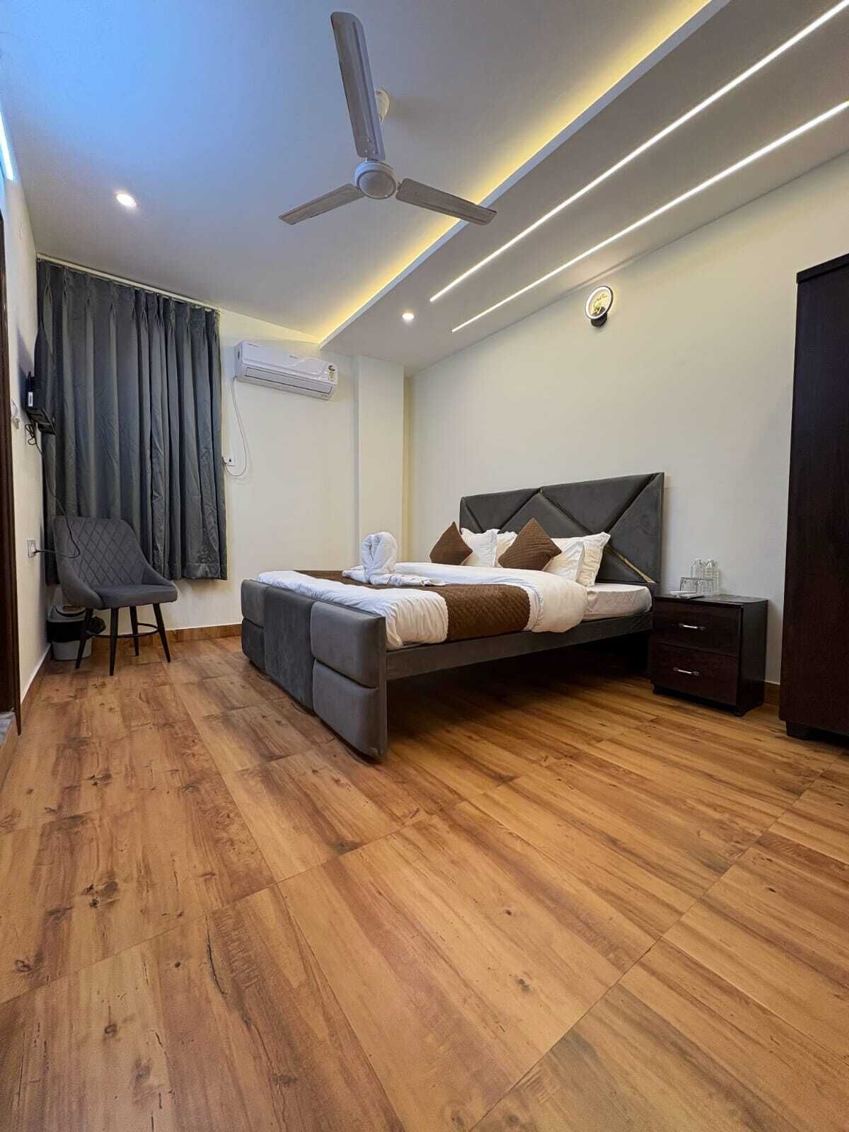 Superior Double Room | WiFi (free), bed sheets