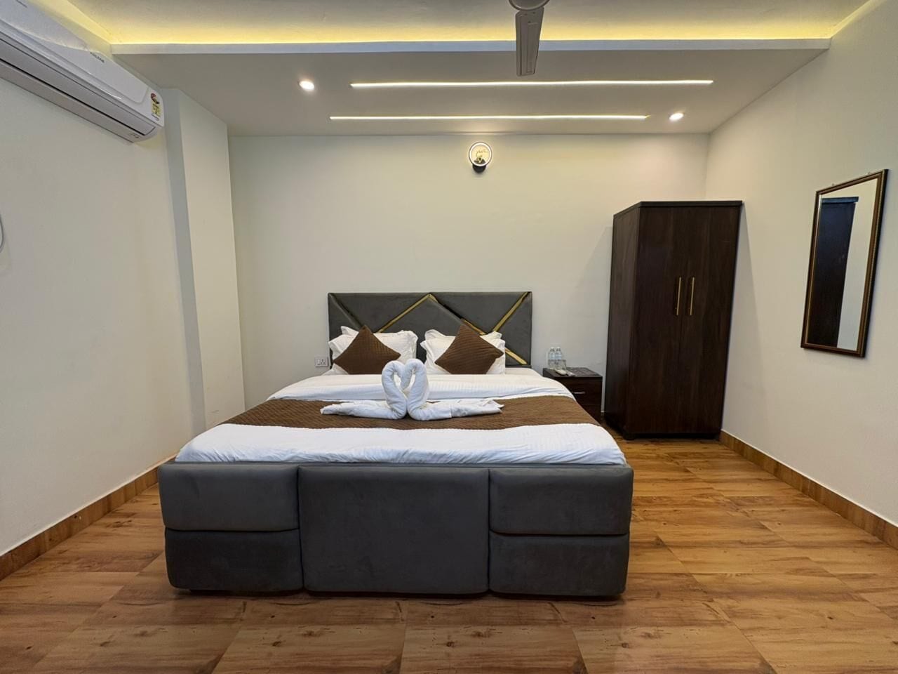 مساحة عمل للكمبيوتر المحمول وواي فاي مجانًا