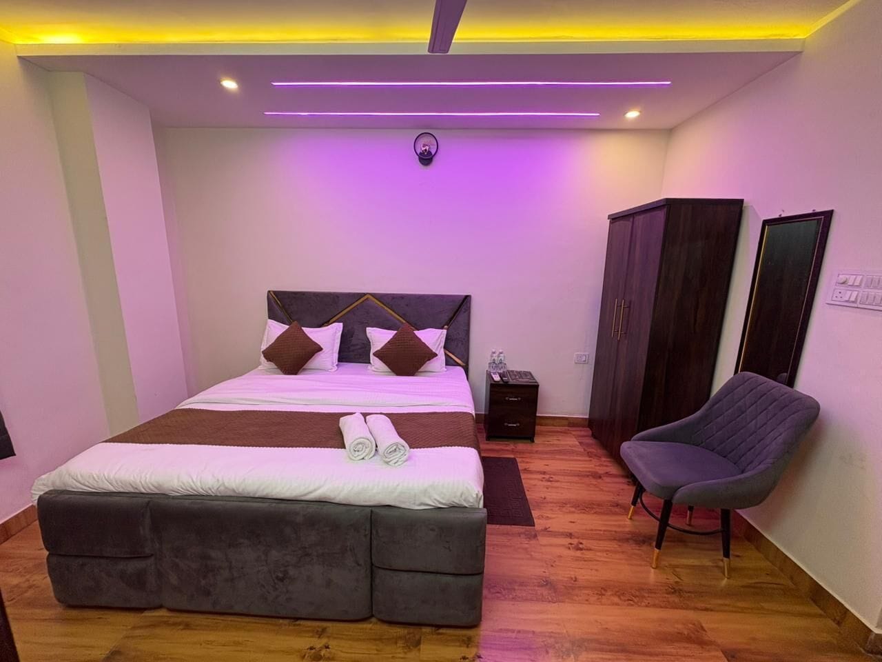 مساحة عمل للكمبيوتر المحمول وواي فاي مجانًا