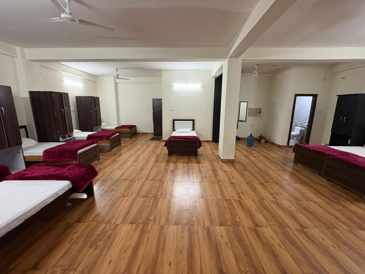 مساحة عمل للكمبيوتر ال محمول وواي فاي مجانًا