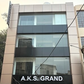 Exterior - AKS Grand Hotel in Varanasi (Varanasi)
