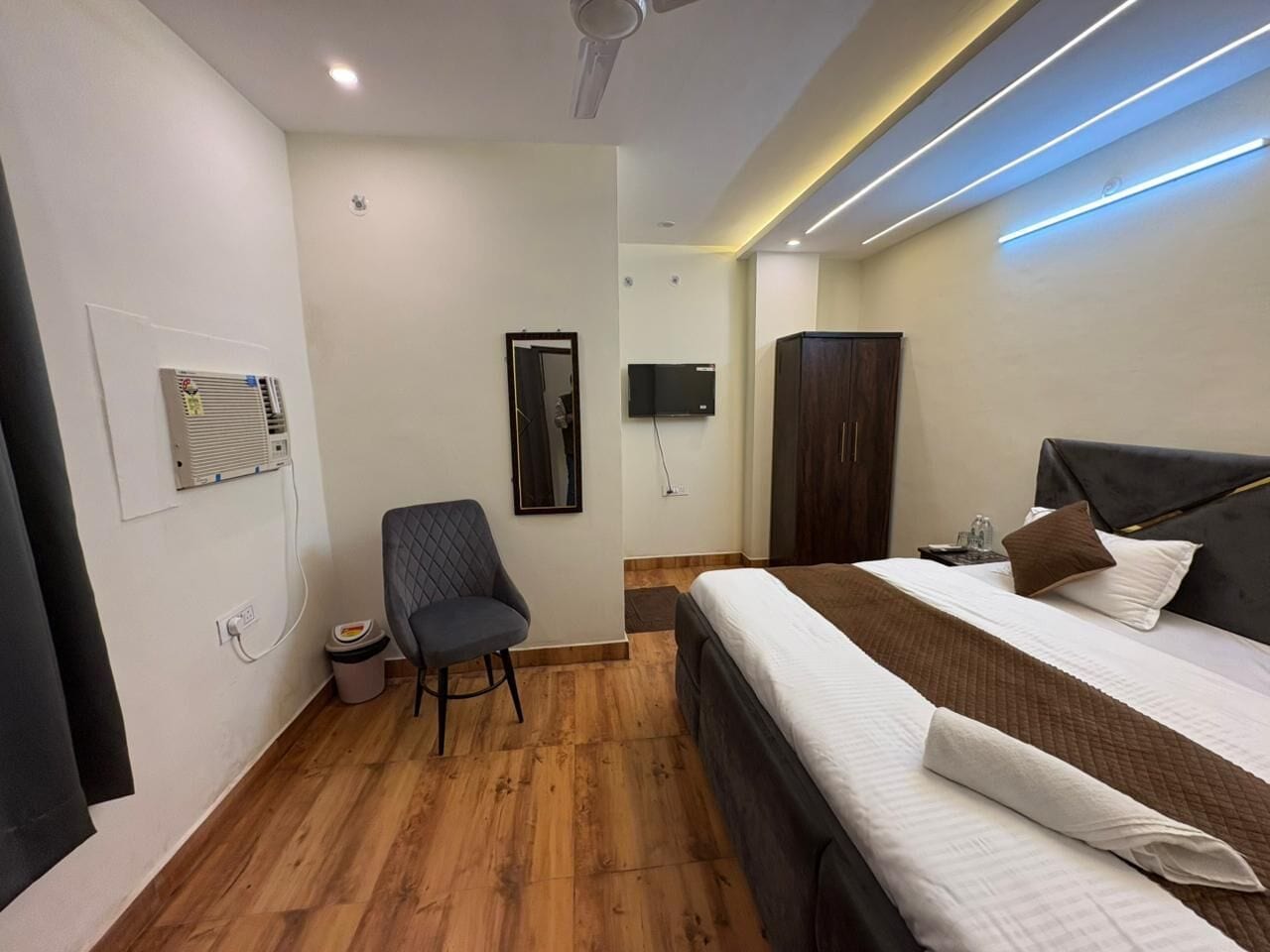 مساحة عمل للكمبيوتر المحمول وواي فاي مجانًا