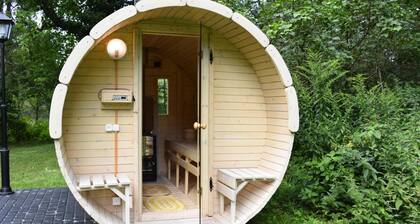 Spacious Holiday Home, Pool, Sauna, Whirlpool