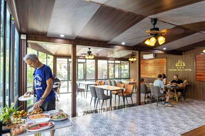 Free daily buffet breakfast - Champa Phan Boutique Hotel (Vientiane)