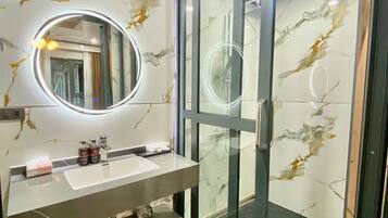 Shower, free toiletries, hair dryer, towels