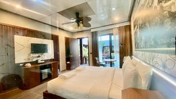 In-room safe, blackout curtains, free WiFi