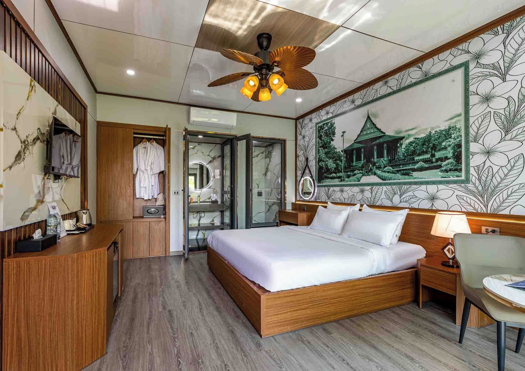 Peti besi dalam bilik, langsir/tirai gelap terus, Wi-fi percuma 