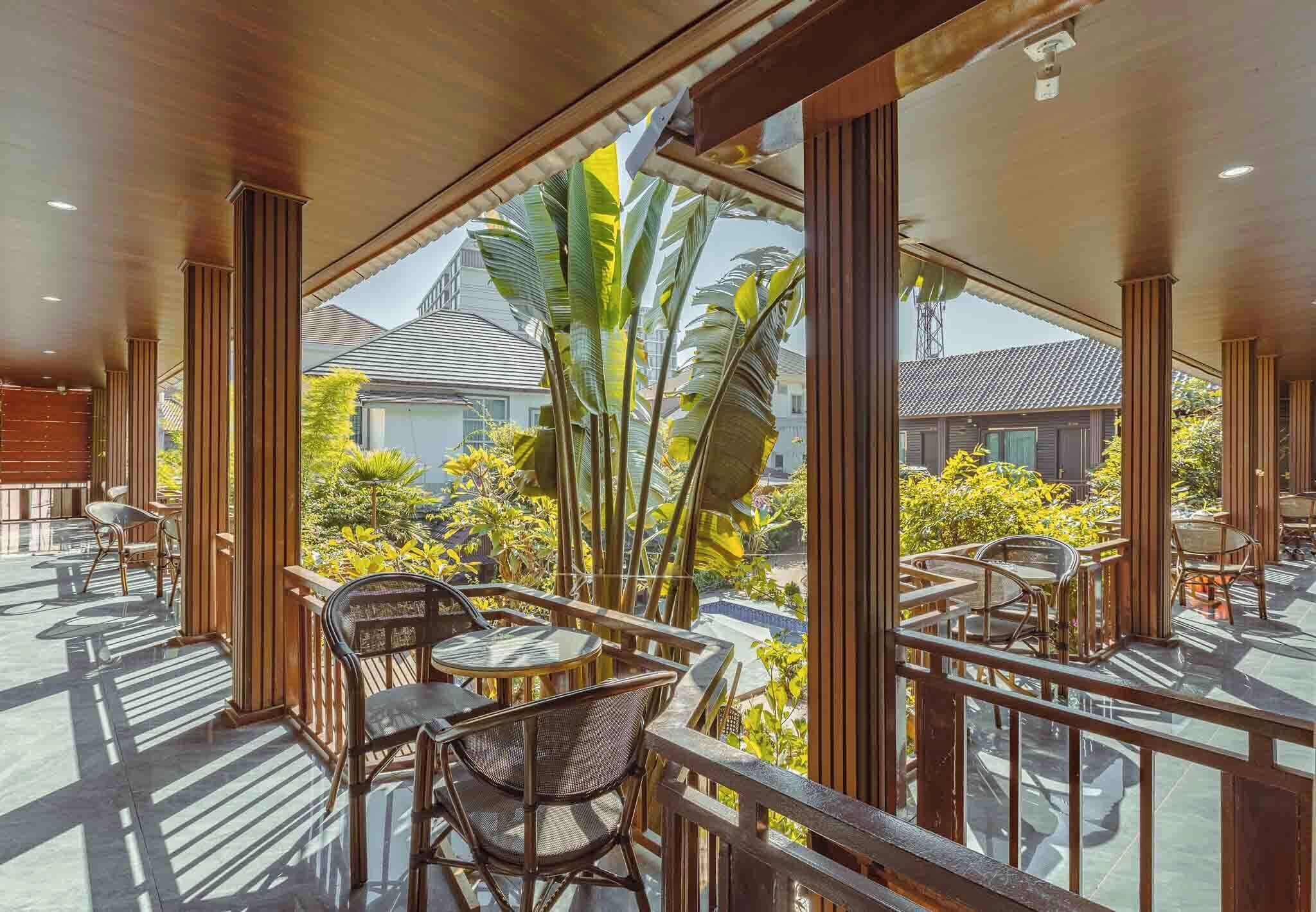 Superior-Dreibettzimmer, Balkon | Zimmersafe, Verdunkelungsvorhänge, kostenloses WLAN