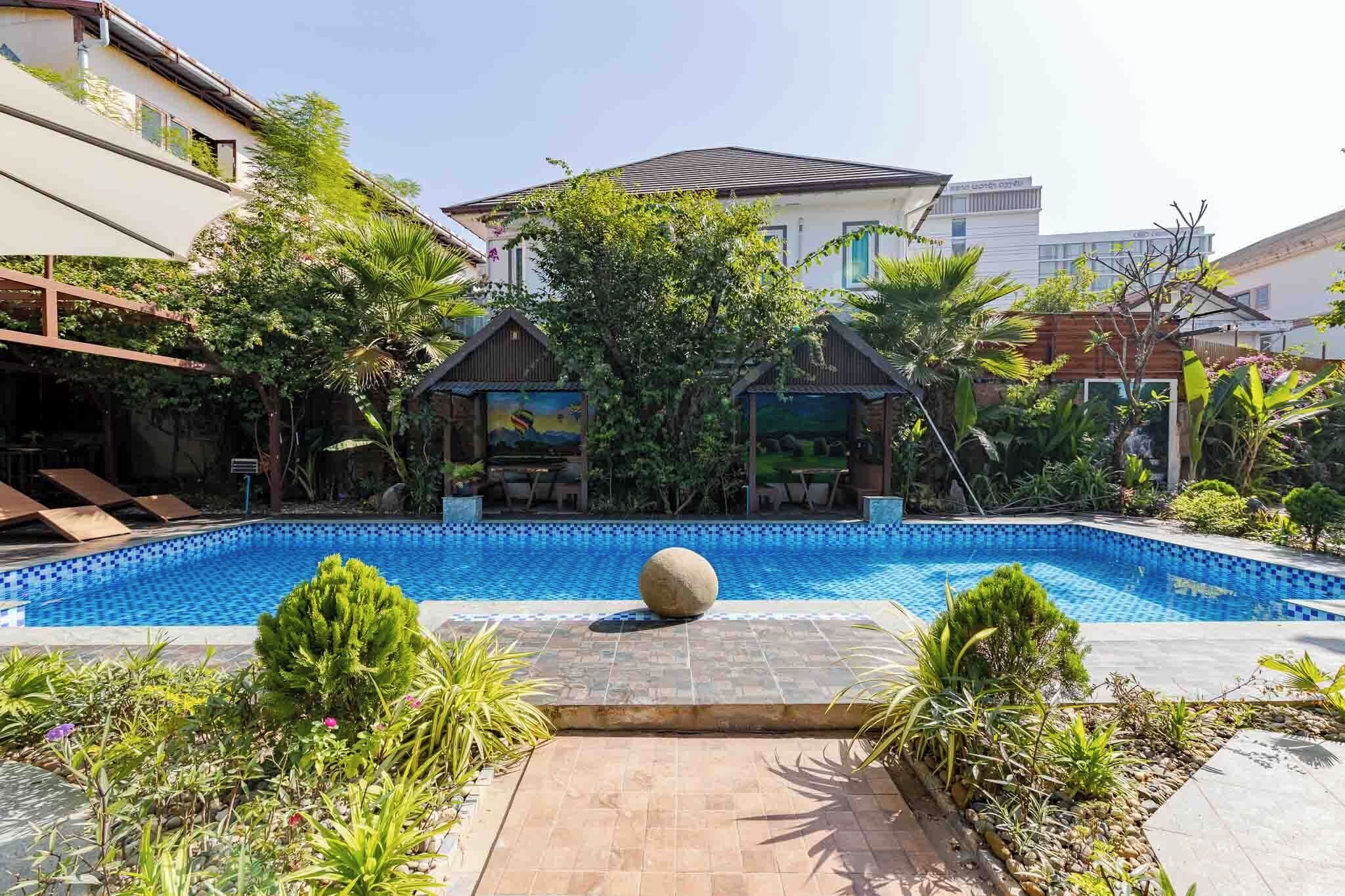 室外游泳池，免费小屋，池畔遮阳伞