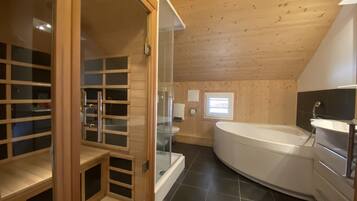 Chalet | Bathroom