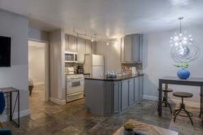 Eco-friendly cleaning products - 1BR W Alabama Montrose Sueño Apt 1, Medical Center (Houston)