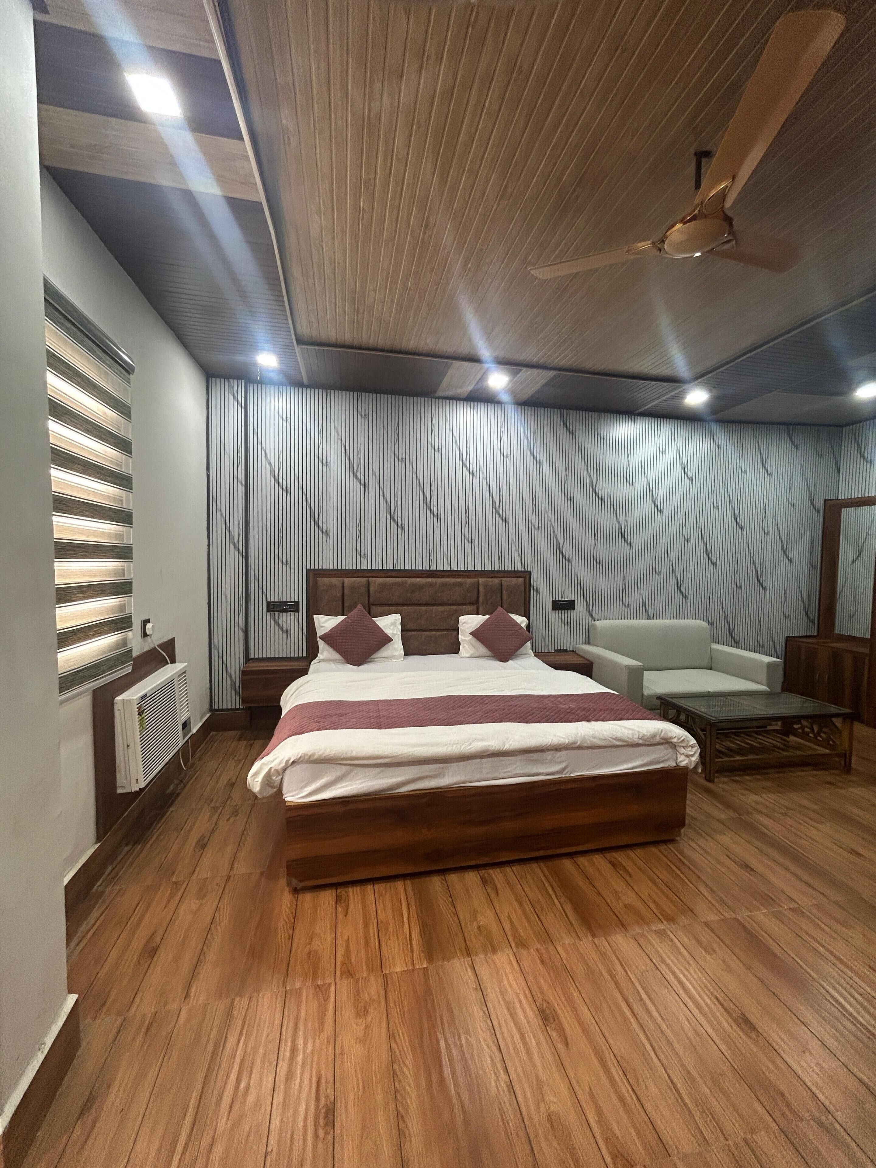 Executive Room, City View