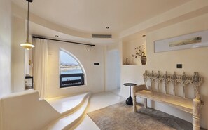 Suite Familiale, balcon, vue mer | Coin séjour