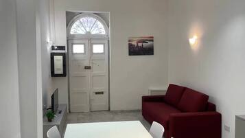 Apartemen, 2 kamar tidur | Ruang makan