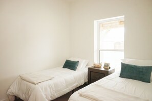 Iron/ironing board, free WiFi, bed sheets, wheelchair access