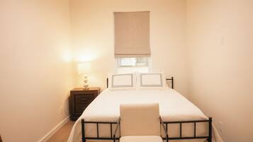 Iron/ironing board, free WiFi, bed sheets, wheelchair access