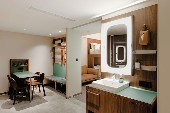 Standard Quadruple Room, Non Smoking, No Windows - Oani (Taipei)