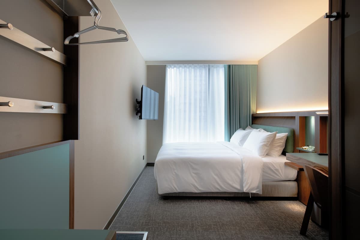 Standard Double Room, Non Smoking | In-room safe, blackout drapes, free WiFi