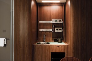 In-room safe, blackout drapes, free WiFi, bed sheets - Oani (Taipei)