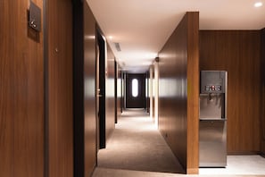 In-room safe, blackout curtains, free WiFi, bed sheets - Oani (Taipei)