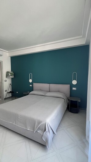 Iron/ironing board, travel crib, free WiFi, bed sheets - Downtown apartment in period building (Praia a Mare)