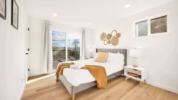 Desk, iron/ironing board, travel crib, WiFi