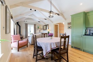 Interior - Ruan, Tresemple - sleeps 4 , dog friendly. (Truro)