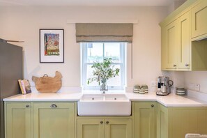 Interior - Tresemple Farmhouse - sleeps 6 guests  in 3 bedrooms (Truro)