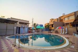 6 piscinas techadas