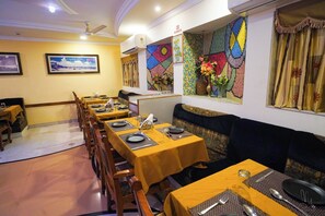 Restaurant - Hotel Samrat (Diu)