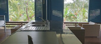 Breezy Island Home Spacious & Quiet