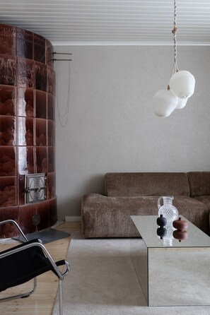 TV - Stylish & Historical 1BR Downtown Apt (Tampere)