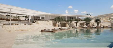 Piscine extérieure (ouverte en saison)