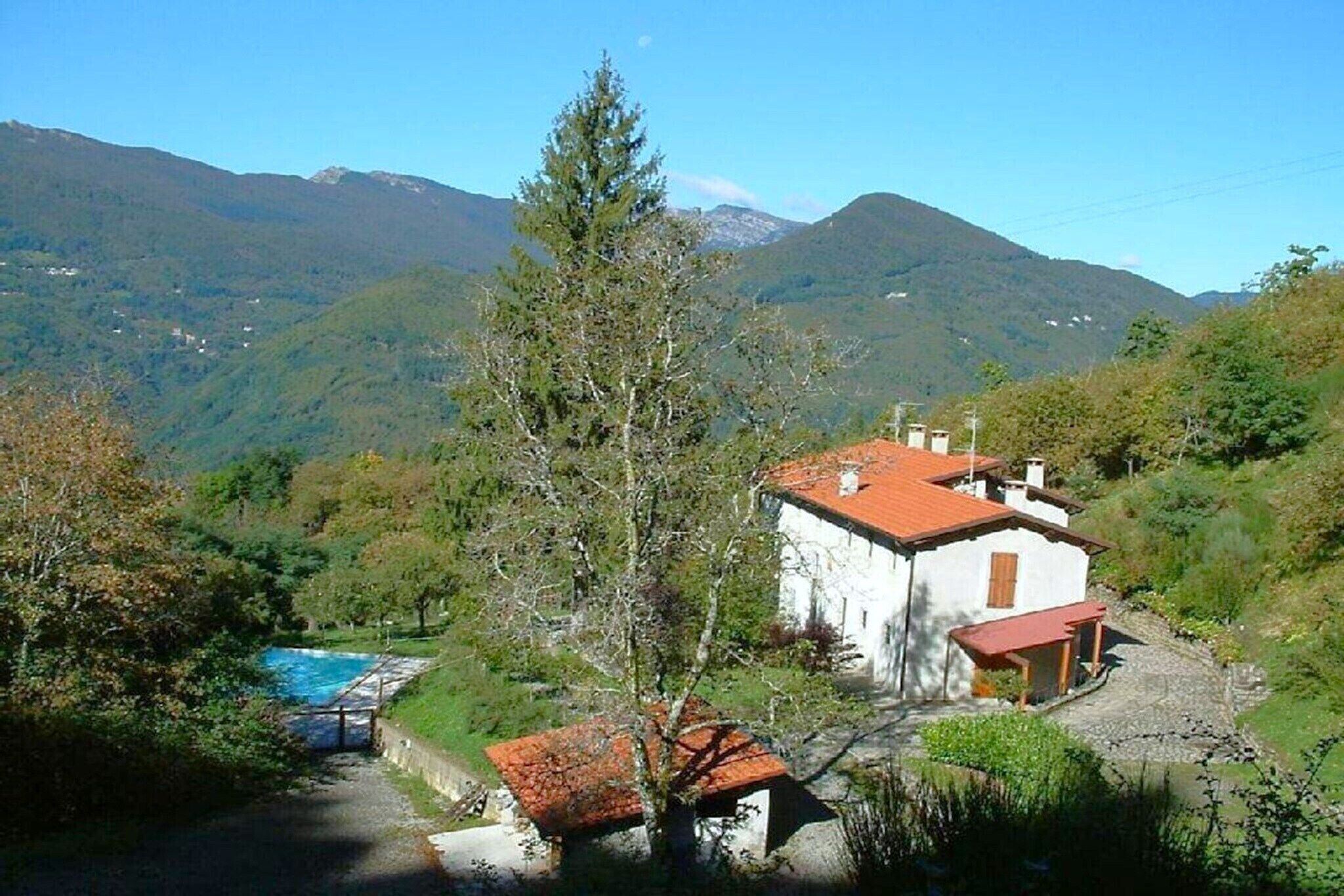 Außenseite Ferienhaus [Sommer]