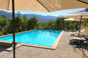 Pool - Elegant Holiday Home in Cutigliano (Cutigliano)