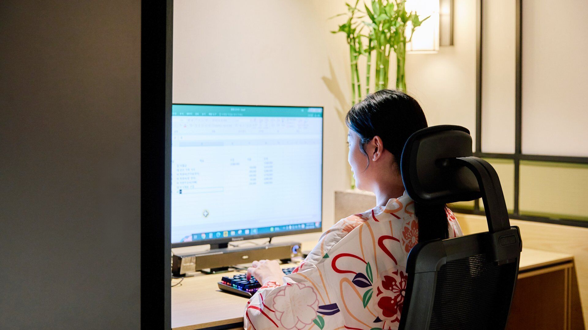 Business | Premium bedding, individually decorated, free WiFi, bed sheets