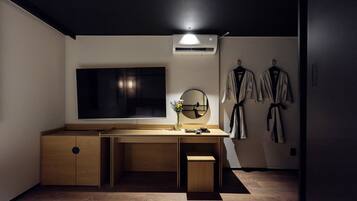 Business | Premium bedding, individually decorated, soundproofing, free WiFi