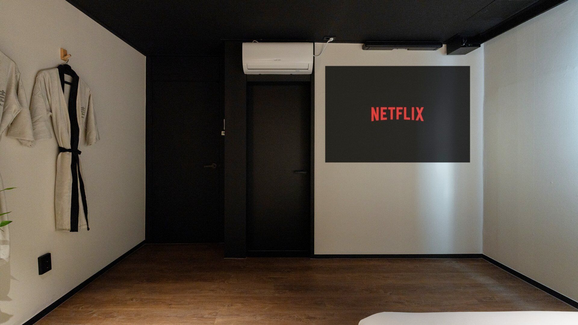 Movie | Ropa de cama de alta calidad, decoración individual, wifi gratis