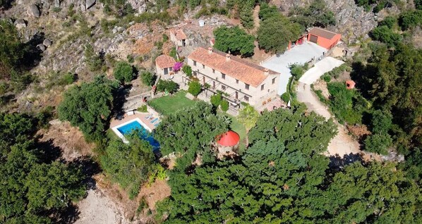 Exterior - -virgen de la Cabeza (Valencia de Alcantara)