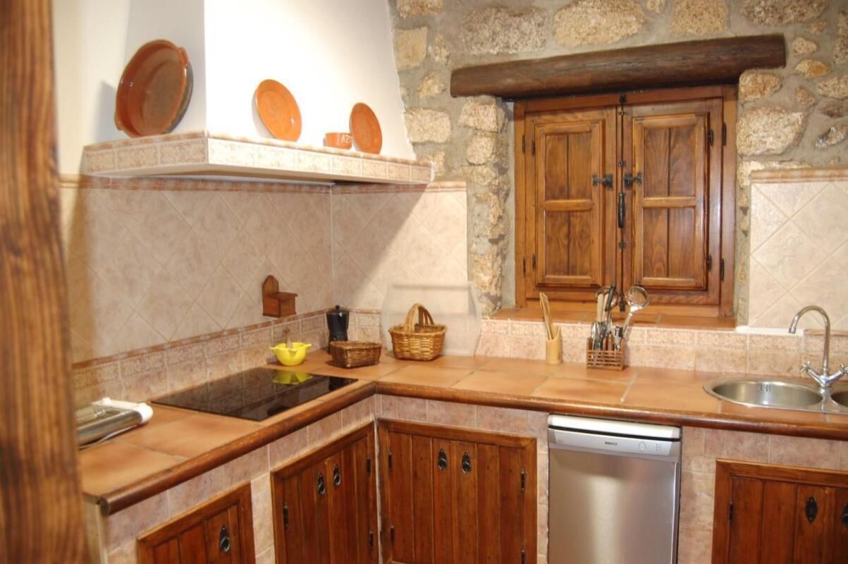 منزل - ٦ غرف نوم - للمدخنين - بمسبح خاص | المنشأة من الداخل