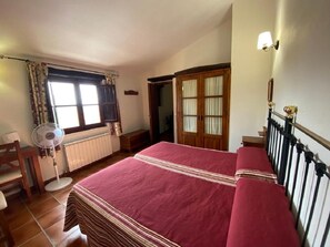 Casa, 6 habitaciones, fumadores, piscina privada | 6 dormitorios