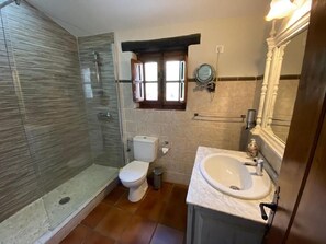 Casa, 6 habitaciones, fumadores, piscina privada | Baño