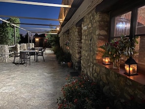 Ferienhaus, 6 Schlafzimmer, Raucher, eigener Pool | Terrasse/Patio