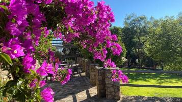 House, 6 Bedrooms, Smoking, Private Pool | Garden