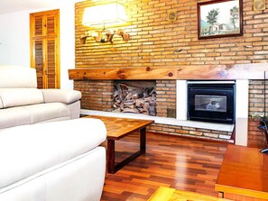 Apartment | Living room - Spacious Mountain Stay for 8 Guests (Monachil)