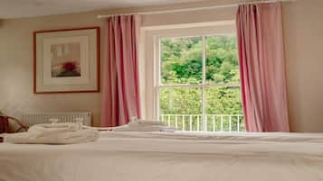 9 bedrooms, iron/ironing board, free WiFi